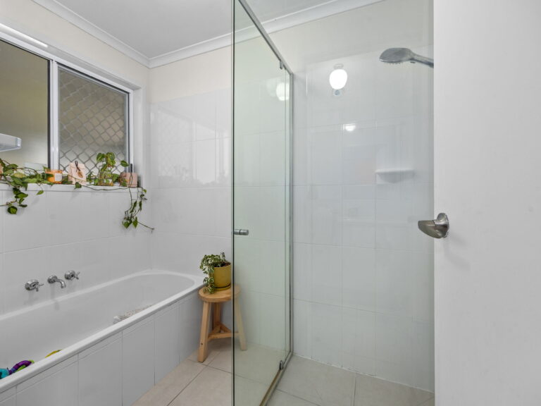 12 Allamanda Drive, Camira, QLD 4300