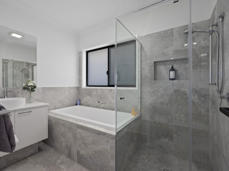 50 Marsdenia Drive, White Rock, QLD 4306