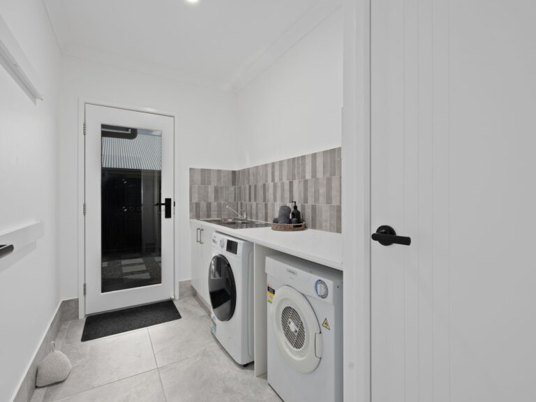 50 Marsdenia Drive, White Rock, QLD 4306
