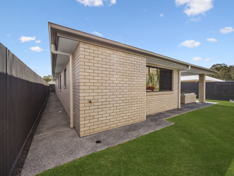 50 Marsdenia Drive, White Rock, QLD 4306