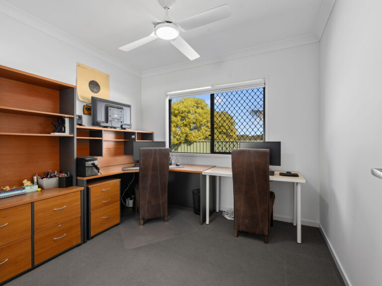 64 Niels Crescent, Park Ridge, QLD 4125