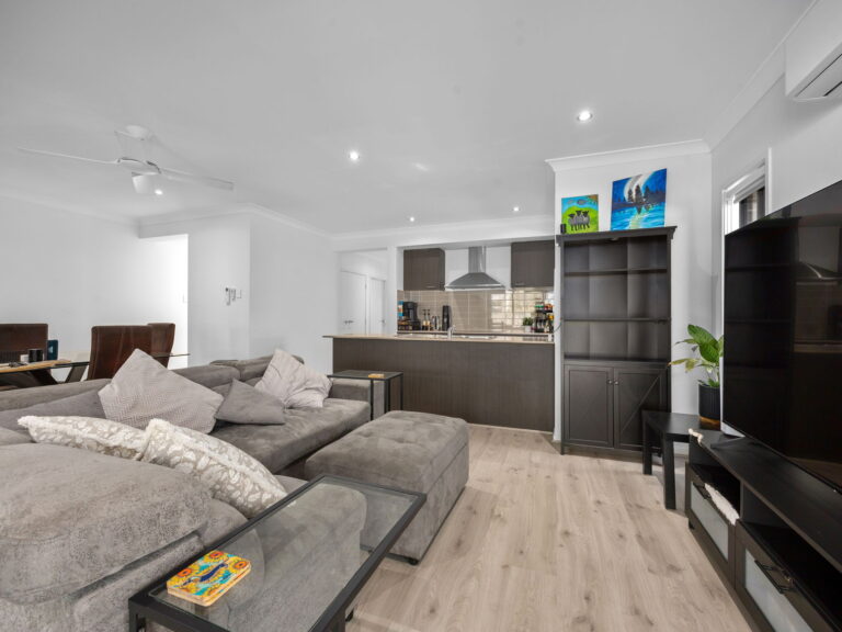64 Niels Crescent, Park Ridge, QLD 4125