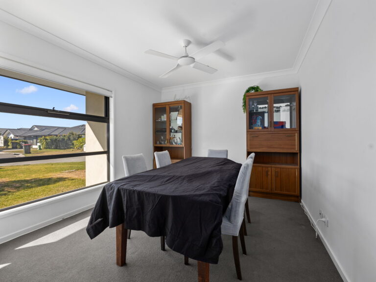 64 Niels Crescent, Park Ridge, QLD 4125