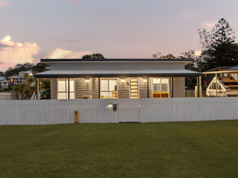 2 George Street, Blackstone, QLD 4304