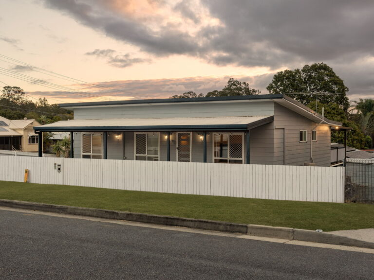 2 George Street, Blackstone, QLD 4304
