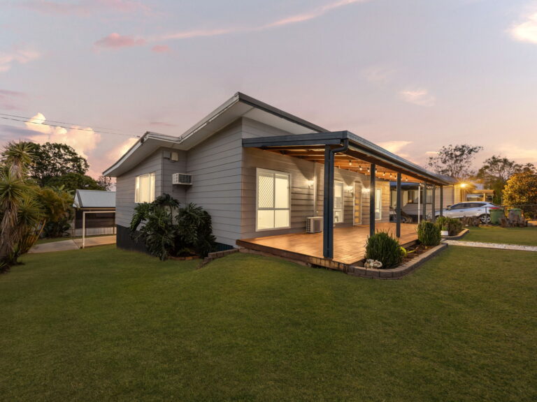 2 George Street, Blackstone, QLD 4304