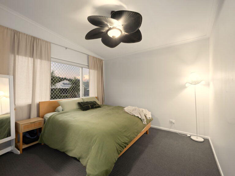 2 George Street, Blackstone, QLD 4304