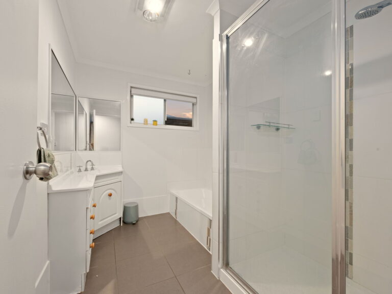 2 George Street, Blackstone, QLD 4304