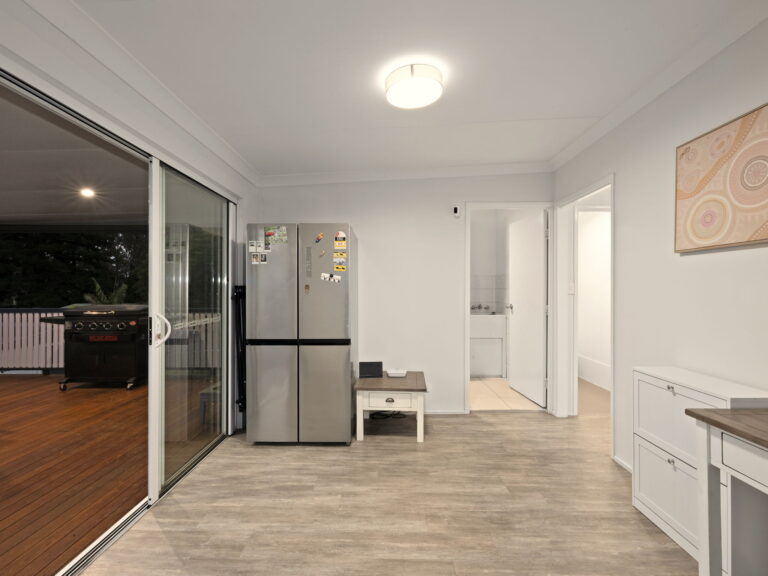 2 George Street, Blackstone, QLD 4304