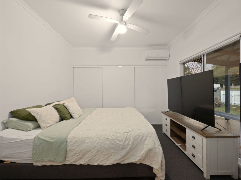 2 George Street, Blackstone, QLD 4304