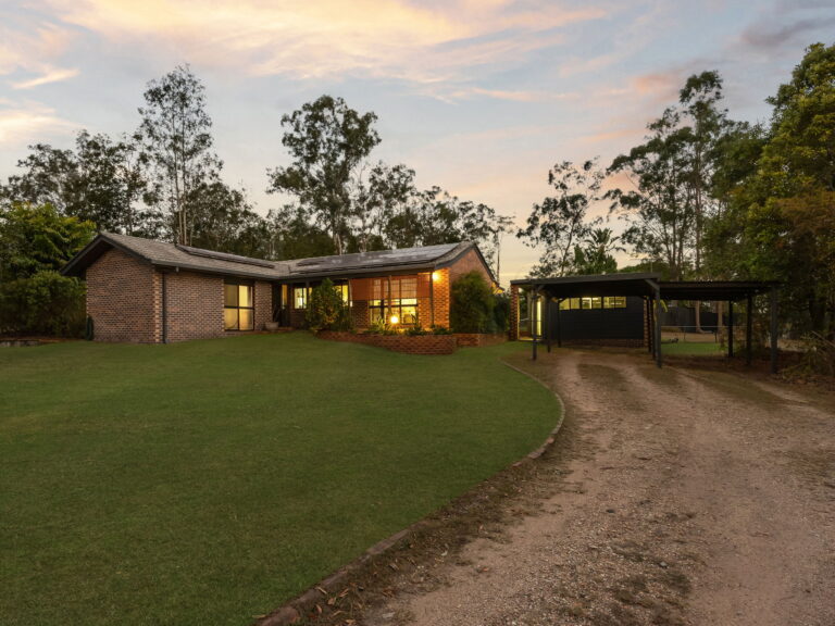 5 Perth Street, Karalee, QLD 4306