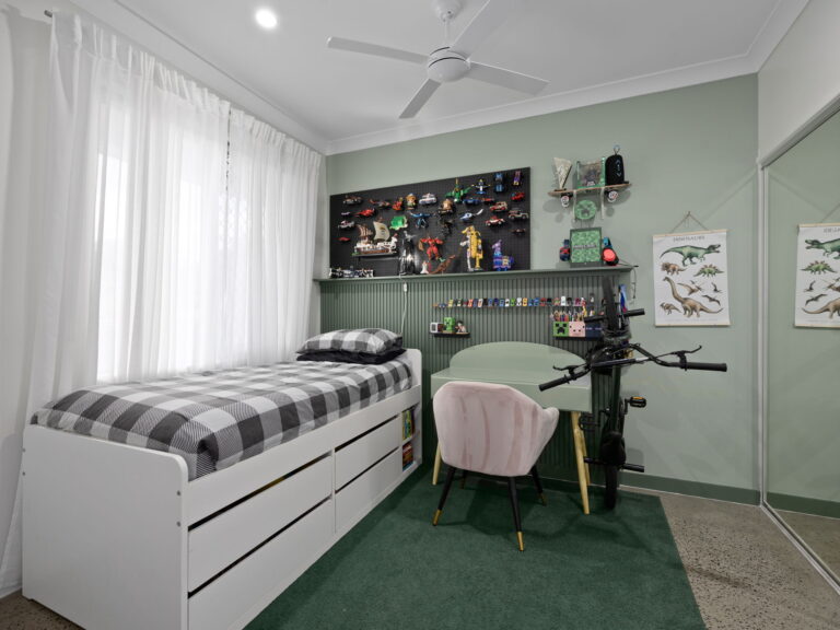 1 Woodward Place, Deebing Heights, QLD 4306