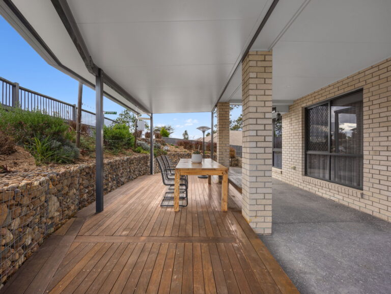 1 Woodward Place, Deebing Heights, QLD 4306