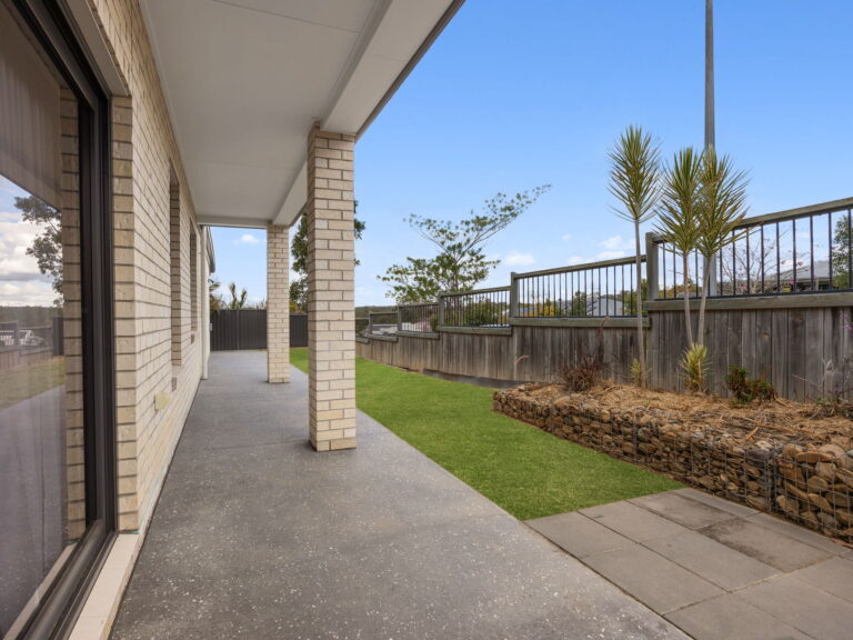 1 Woodward Place, Deebing Heights, QLD 4306