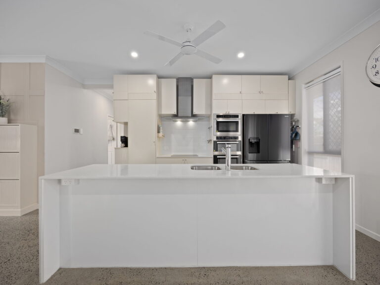 1 Woodward Place, Deebing Heights, QLD 4306