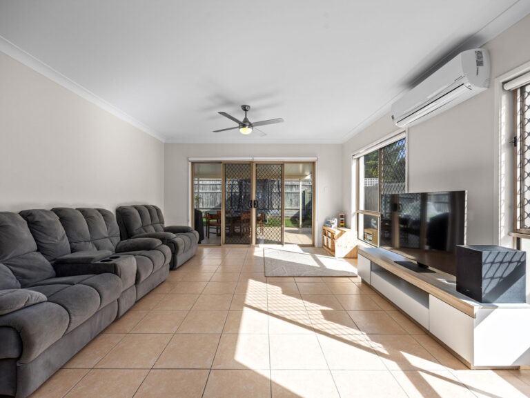 9 Darter Place, Springfield Lakes, QLD 4300
