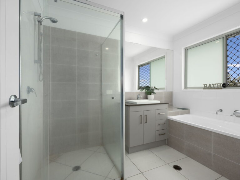 27 Raniga Drive, Bellbird Park, QLD 4300