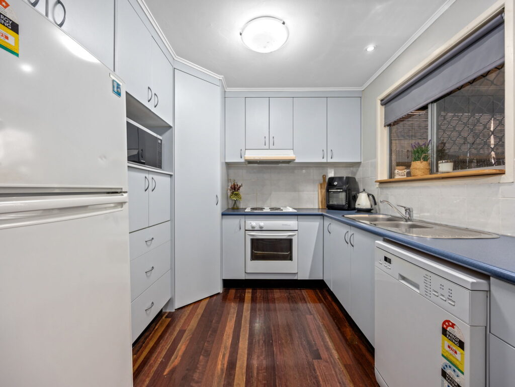 118 Cemetery Road, Raceview, QLD 4305