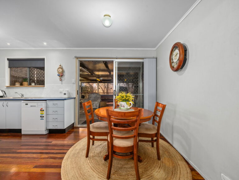 118 Cemetery Road, Raceview, QLD 4305
