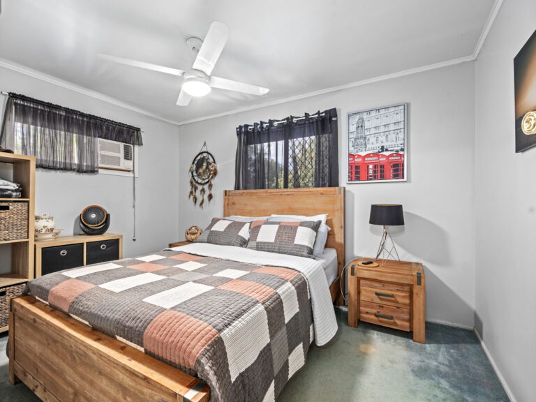 118 Cemetery Road, Raceview, QLD 4305