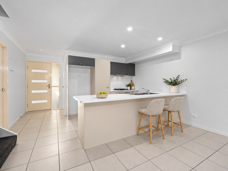 8/108 Cemetery Road, Raceview, QLD 4305