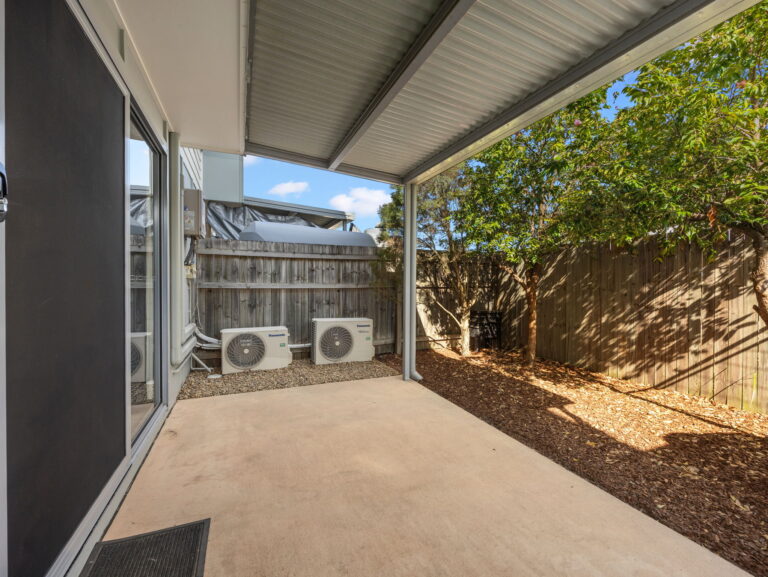 8/108 Cemetery Road, Raceview, QLD 4305