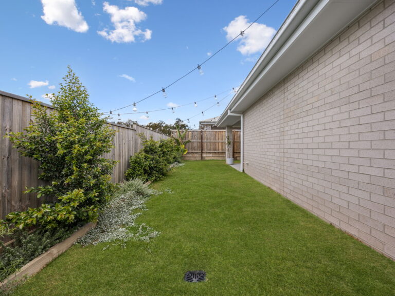 16 Bluff Street, Ripley, QLD 4306