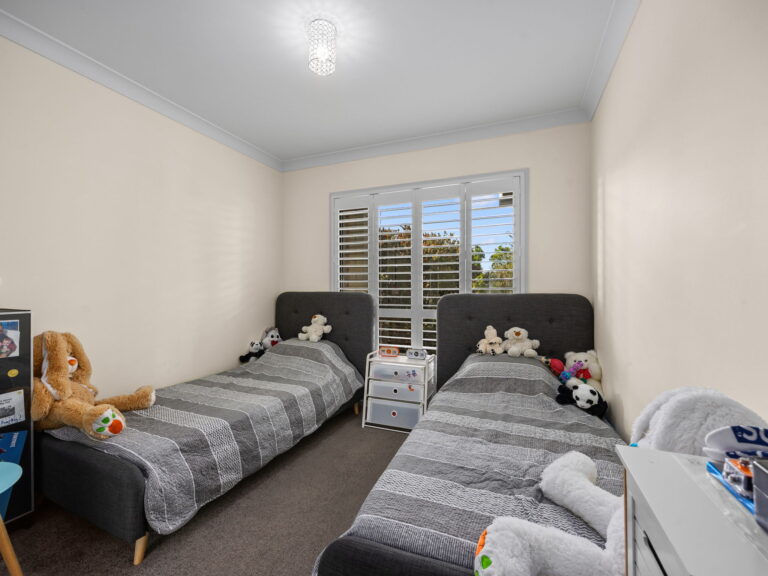 15 Serenity Street, South Ripley, QLD 4306