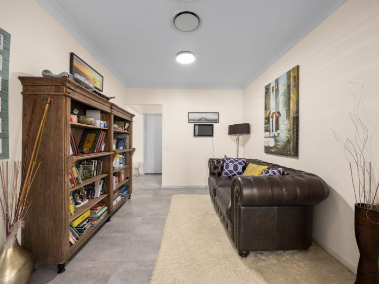 15 Serenity Street, South Ripley, QLD 4306