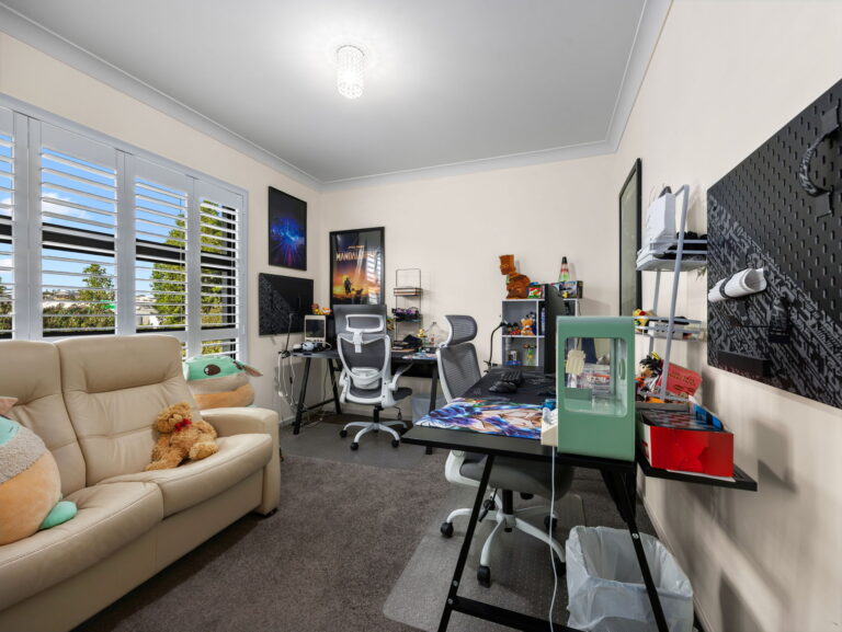 15 Serenity Street, South Ripley, QLD 4306