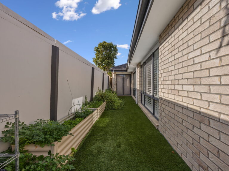 15 Serenity Street, South Ripley, QLD 4306
