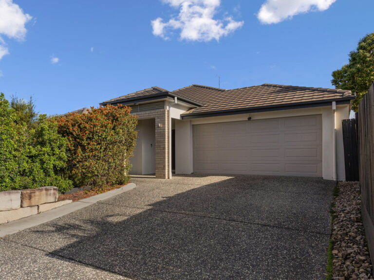 15 Serenity Street, South Ripley, QLD 4306