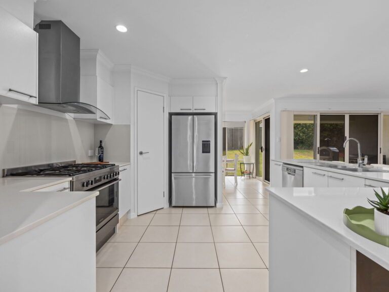 11 Gidran Close, Durack, QLD 4077
