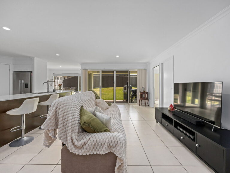 11 Gidran Close, Durack, QLD 4077