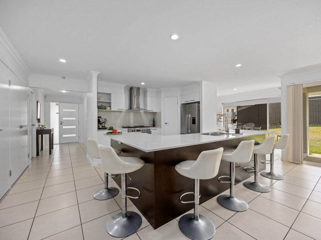 11 Gidran Close, Durack, QLD 4077