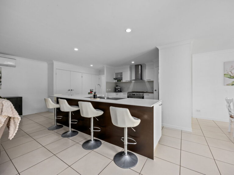 11 Gidran Close, Durack, QLD 4077