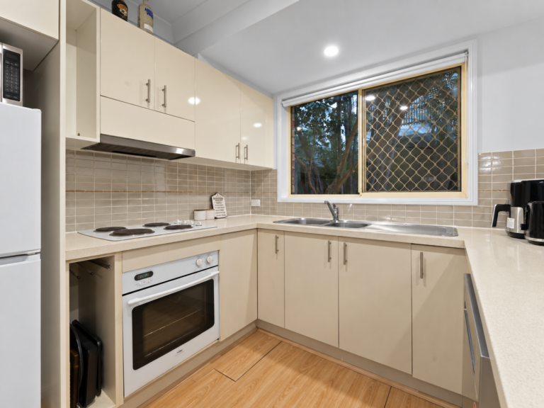 4/10 Gloriana Street, Morningside, QLD 4170