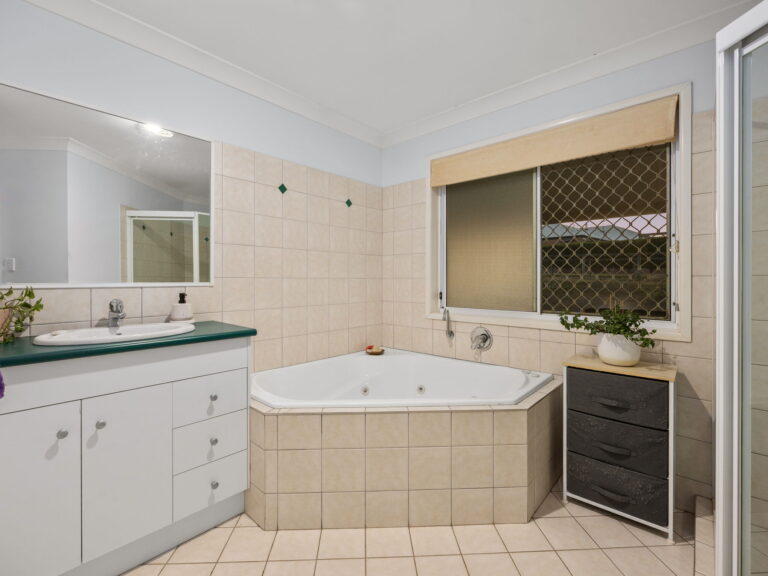 23-25 Diamantina Circle, Karalee, QLD 4306