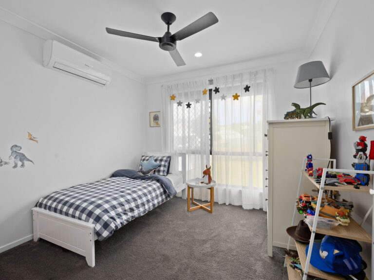 32 Oliver Drive, Redbank Plains, QLD 4301