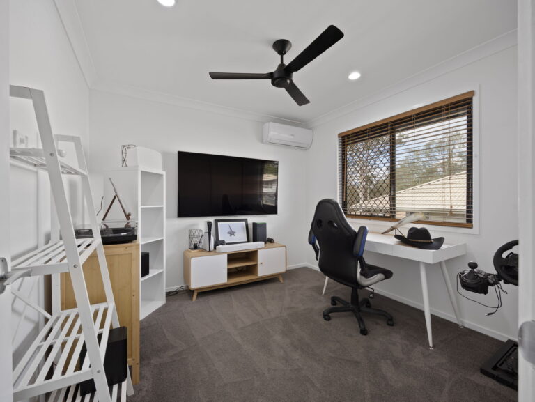 32 Oliver Drive, Redbank Plains, QLD 4301