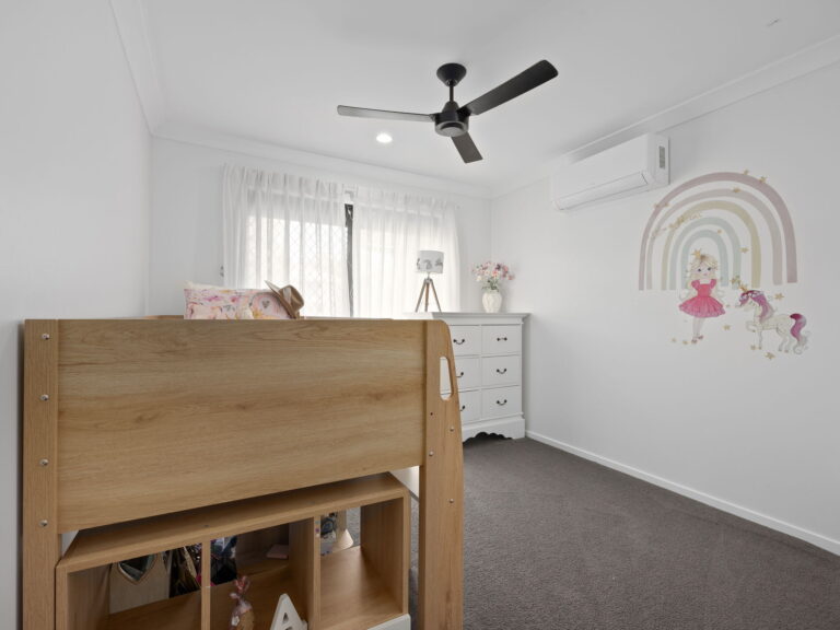 32 Oliver Drive, Redbank Plains, QLD 4301
