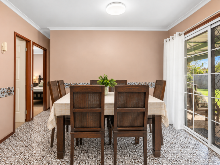 8 Somerfield Street, Redbank Plains, QLD 4301