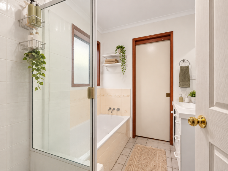 8 Somerfield Street, Redbank Plains, QLD 4301
