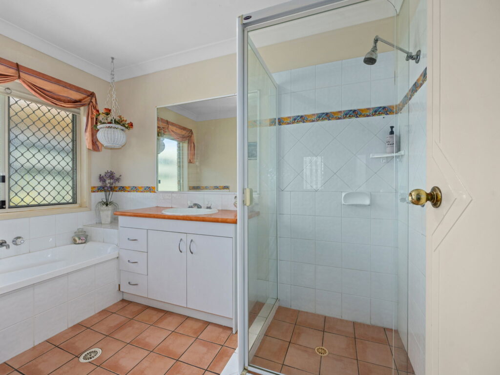 60 Wildey Street, Raceview, QLD 4305