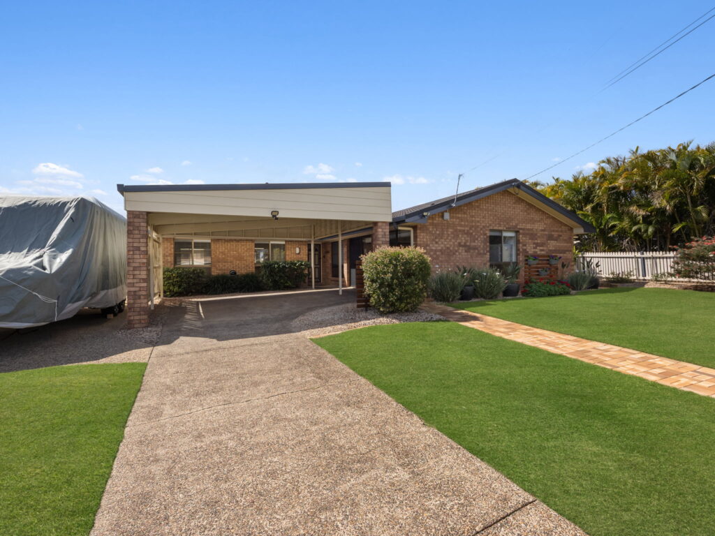 6 Alfred Place, Flinders View, QLD 4305