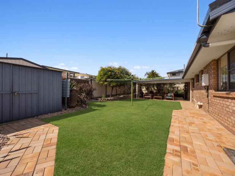 6 Alfred Place, Flinders View, QLD 4305