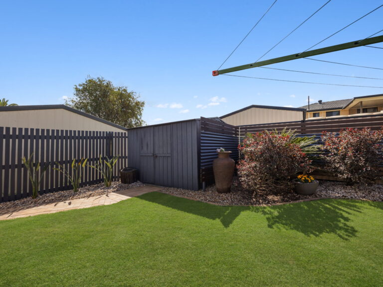 6 Alfred Place, Flinders View, QLD 4305