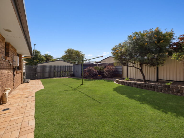 6 Alfred Place, Flinders View, QLD 4305