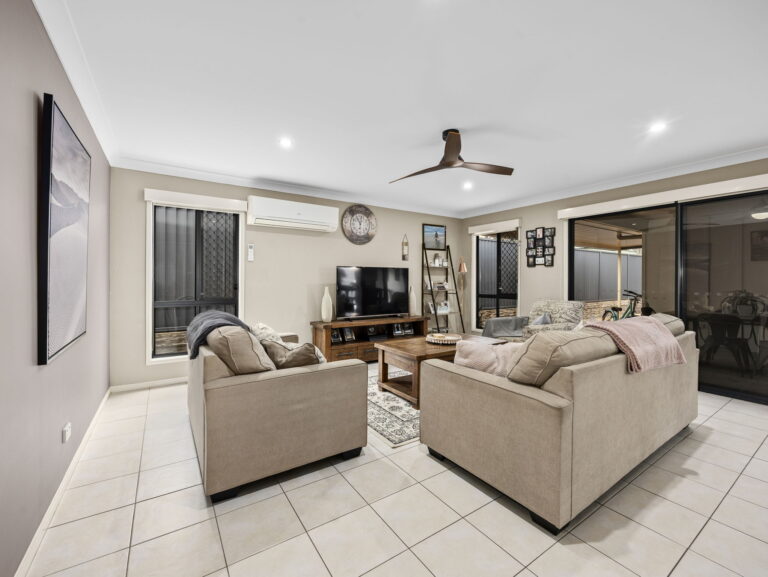 21 Freesia Close, Springfield Lakes, QLD 4300