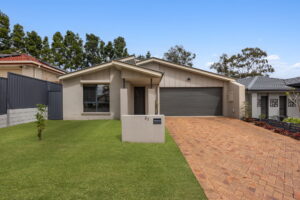 21 Freesia Close, Springfield Lakes, QLD 4300